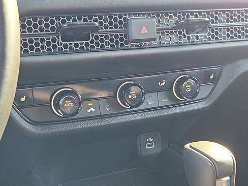 Certified 2025 Honda HR-V Sport image 24