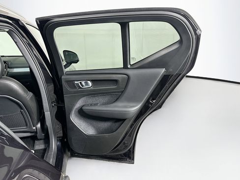 Used 2019 Volvo XC40 T5 Momentum AWD/4WD image 29