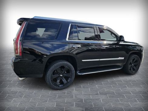 Used 2019 Cadillac Escalade Luxury image 5