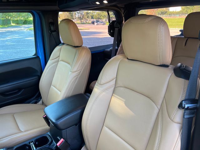 Used 2025 Jeep Wrangler Sport AWD/4WD image 18