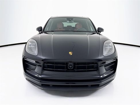 Used 2025 Porsche Macan image 6