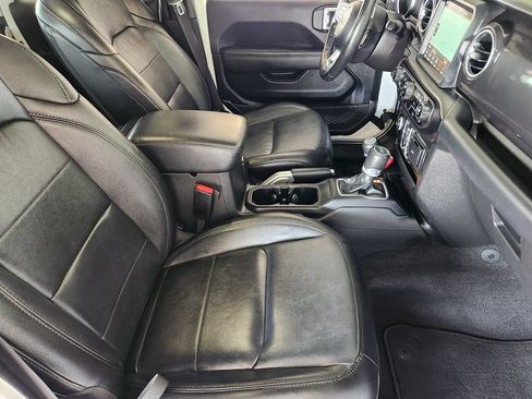 Used 2021 Jeep Wrangler Unlimited Sahara AWD/4WD image 21