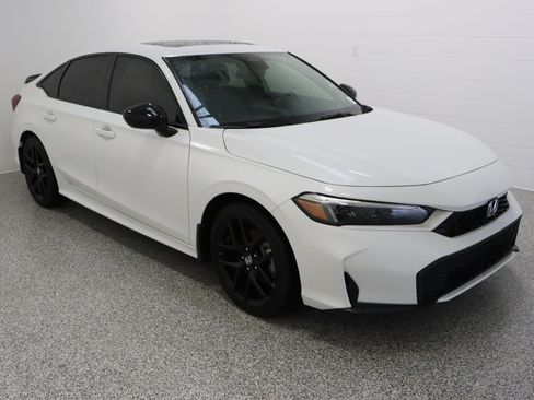 Used 2025 Honda Civic Sport image 4