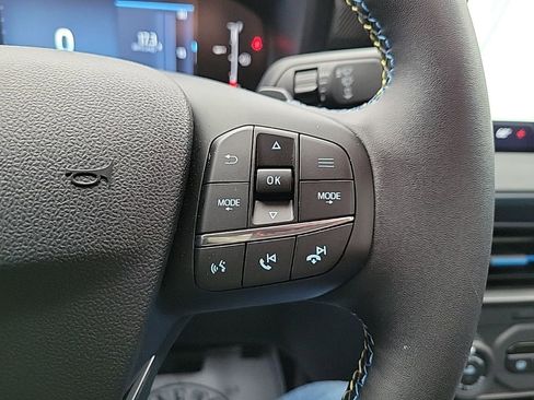 Used 2025 Ford Maverick Lobo image 30