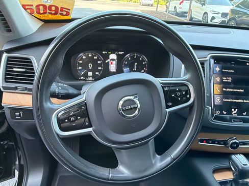 Used 2022 Volvo XC90 T6 Momentum w/ Climate Package AWD/4WD image 28