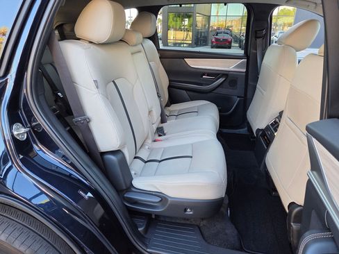 Certified 2024 MAZDA CX-90 Plug-In Hybrid w/ Preferred image 19