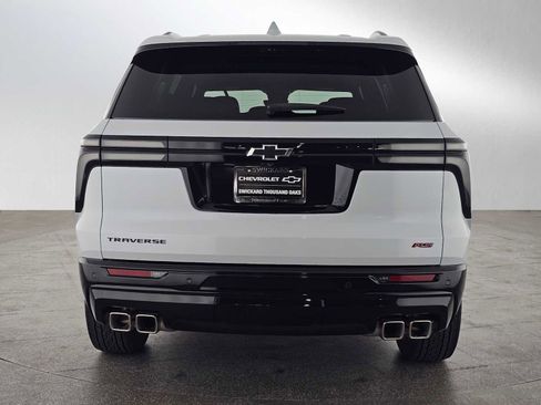 Used 2026 Chevrolet Traverse RS w/ LPO, Floor Liner Package FWD image 4