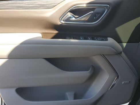 Used 2023 GMC Yukon SLT w/ SLT Premium Package AWD/4WD image 23