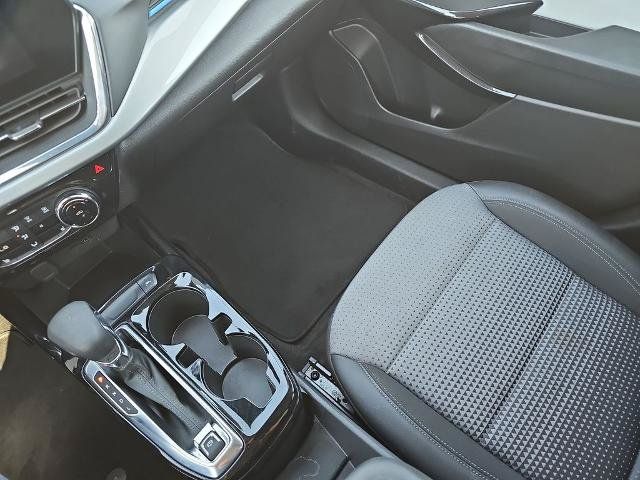 Used 2025 Chevrolet Trax LT w/ LT Convenience Package FWD image 23