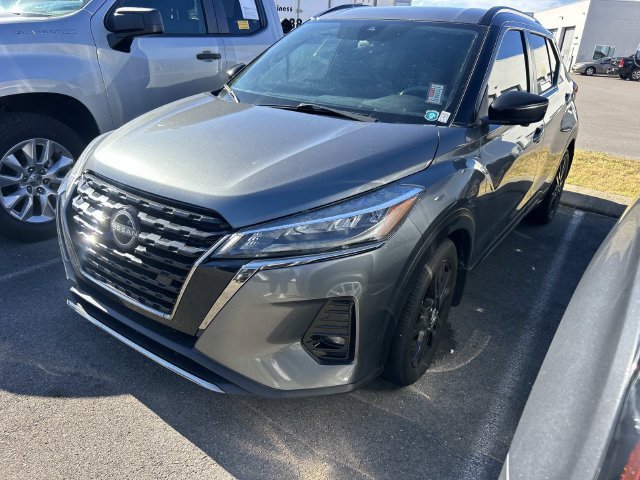 Used 2022 Nissan Kicks SR FWD image 1