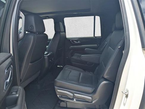 Used 2021 Chevrolet Suburban Z71 w/ Z71 Signature Package AWD/4WD image 17