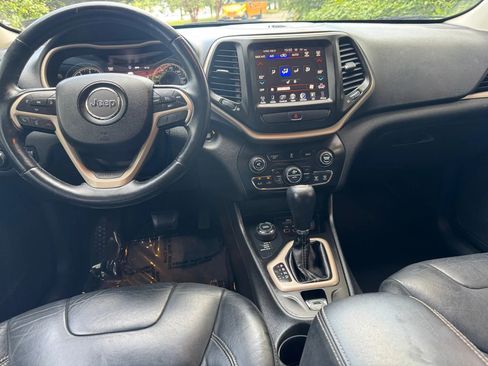 Used 2017 Jeep Cherokee Limited image 14