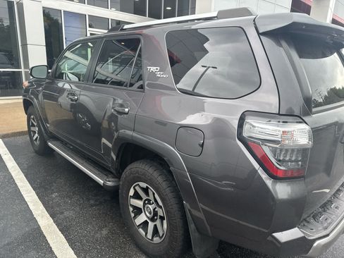 Used 2018 Toyota 4Runner TRD Off-Road Premium AWD/4WD image 5