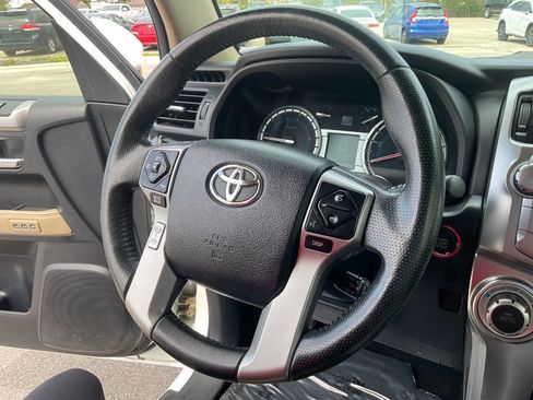 Used 2014 Toyota 4Runner Limited AWD/4WD image 18