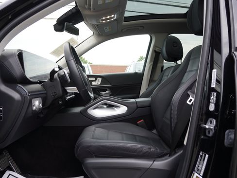 Used 2023 Mercedes-Benz GLS 580 4MATIC image 14