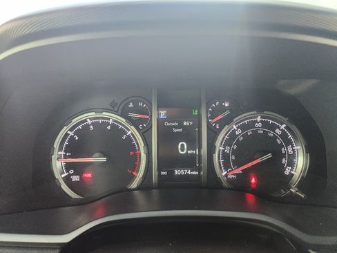 Used 2023 Toyota 4Runner TRD Off-Road Premium w/ Moonroof Package AWD/4WD image 18