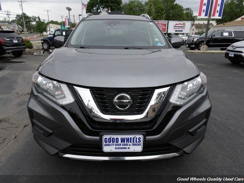 Used 2020 Nissan Rogue SV AWD/4WD image 2