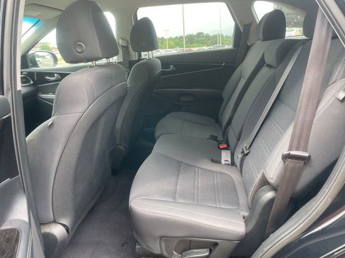 Used 2020 Kia Sorento L FWD image 17