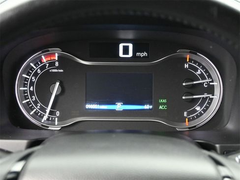 Used 2018 Honda Pilot Touring image 9