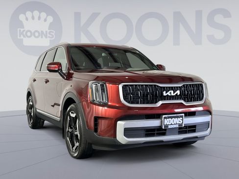 Used 2024 Kia Telluride EX w/ EX Captain's Chair Package AWD/4WD image 10