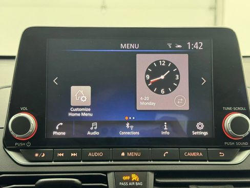 Used 2025 Nissan Altima 2.5 SV FWD image 22