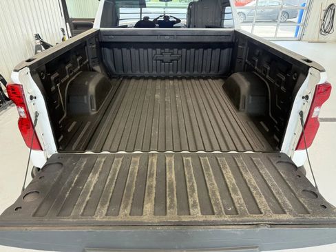 Used 2025 Chevrolet Silverado 1500 LT AWD/4WD image 18