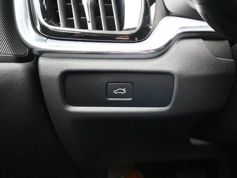Used 2025 Volvo S60 B5 Core FWD image 27