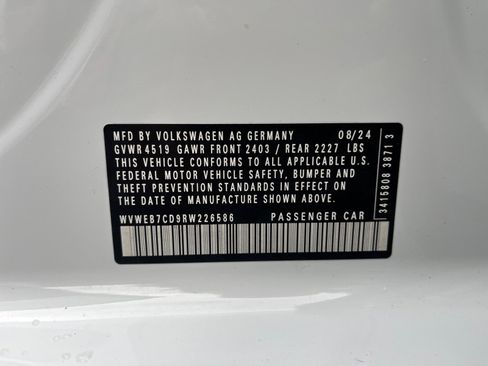Used 2024 Volkswagen Golf R image 31
