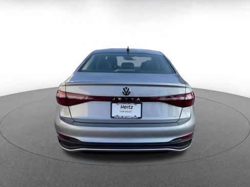 Used 2025 Volkswagen Jetta SE image 12