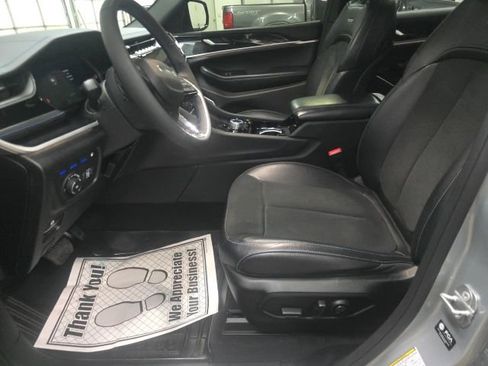 Used 2022 Jeep Grand Cherokee Trailhawk image 16