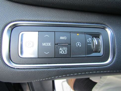 Used 2025 Buick Enclave Sport Touring image 20