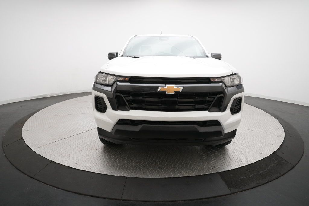 Used 2023 Chevrolet Colorado LT AWD/4WD image 10