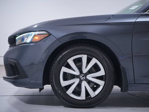 Used 2022 Honda Civic LX image 2