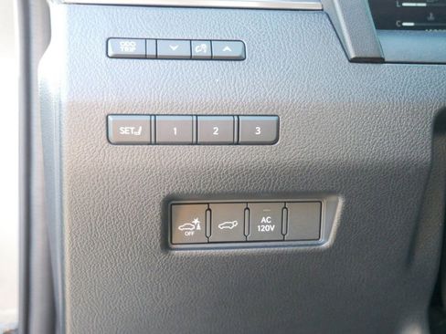 Used 2024 Lexus GX 550 w/ Cold Area Package AWD/4WD image 18