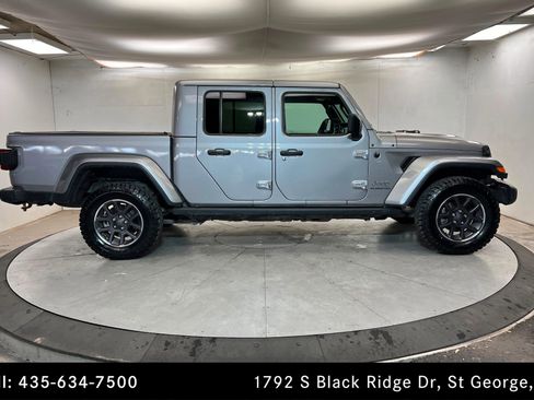 Used 2020 Jeep Gladiator Overland image 6