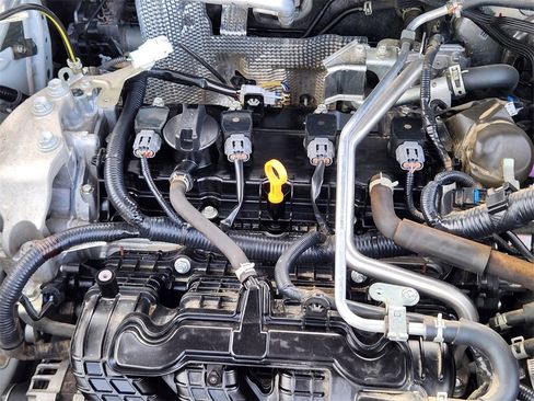 Used 2022 Mitsubishi Outlander ES image 16