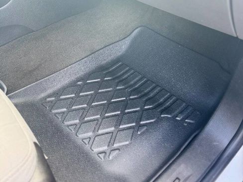 Used 2017 GMC Canyon 2WD Crew Cab w/ Convenience Package image 23