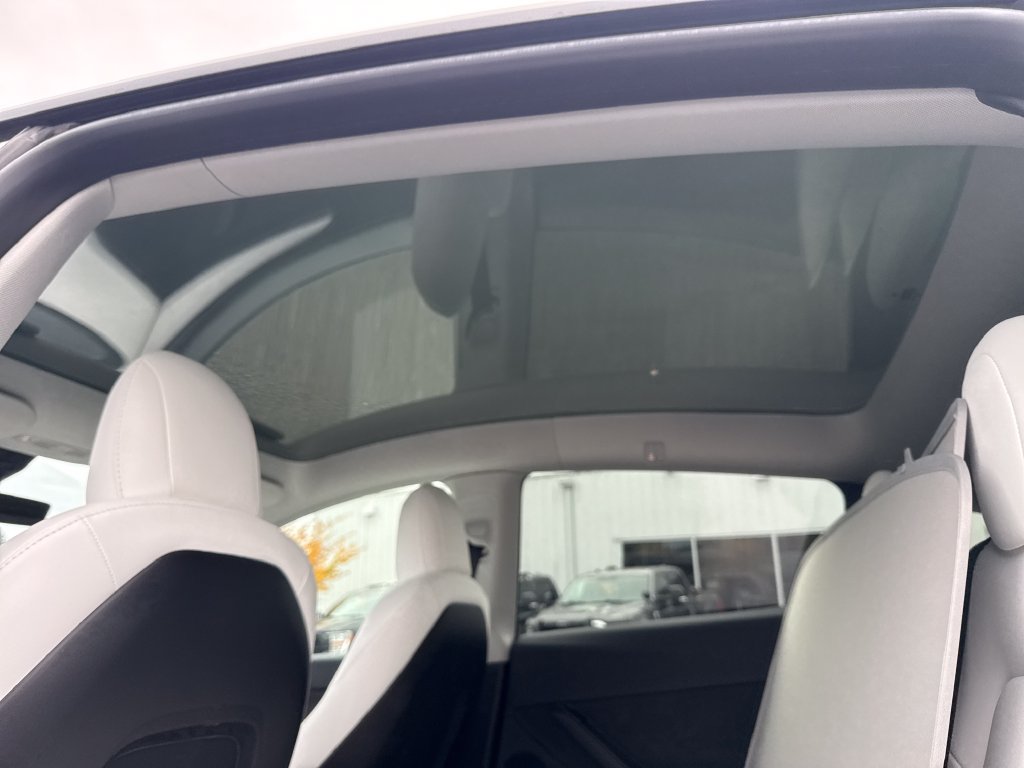 Used 2023 Tesla Model Y Long Range AWD/4WD image 26