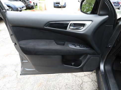 Used 2015 Nissan Pathfinder S AWD/4WD image 17