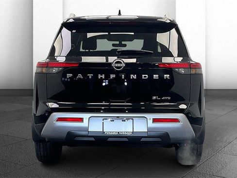 Certified 2025 Nissan Pathfinder SL image 3
