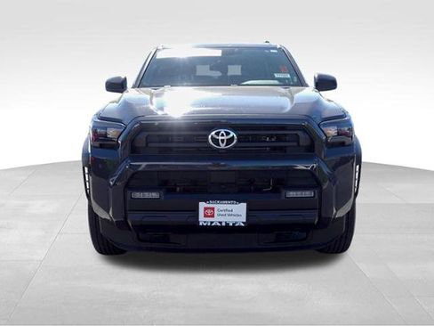 Certified 2025 Toyota 4Runner SR5 AWD/4WD image 9