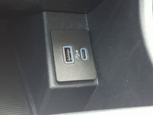 Used 2024 Ford Edge SEL AWD/4WD image 18