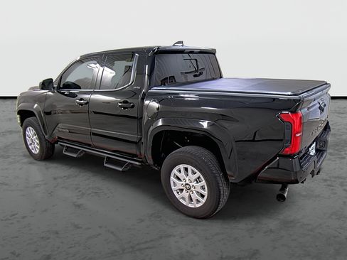 Used 2025 Toyota Tacoma SR5 AWD/4WD image 2
