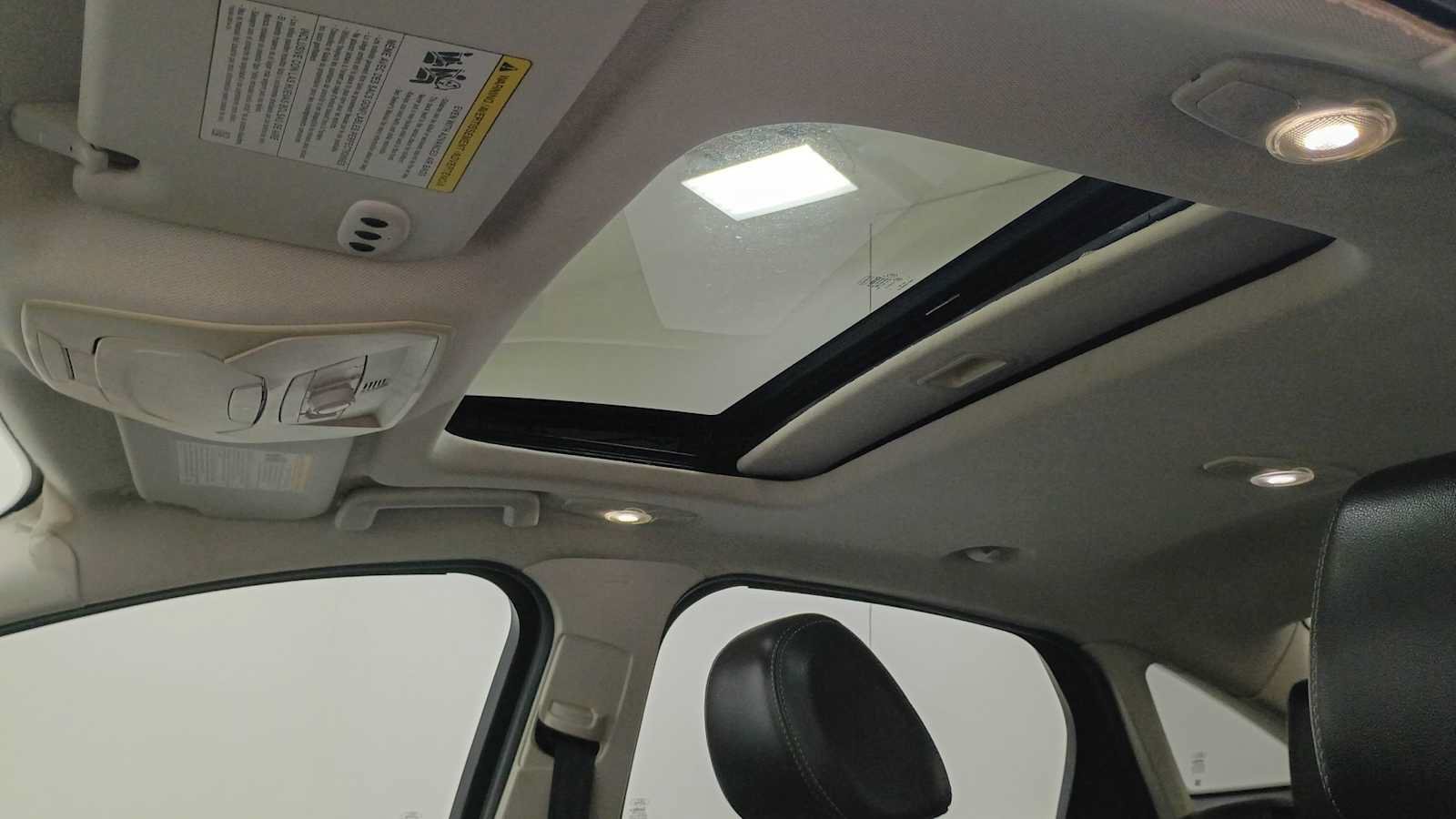 Used 2012 Ford Focus SEL FWD image 22