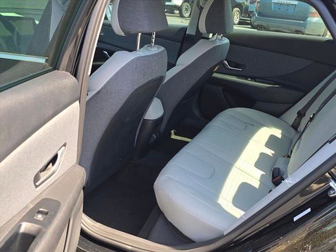 New 2026 Hyundai Elantra Limited FWD image 10