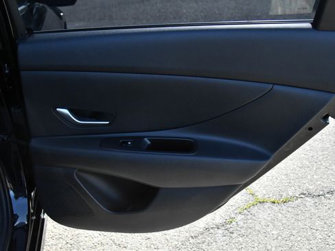 Used 2024 Hyundai Elantra SEL image 39