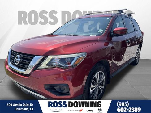 Used 2017 Nissan Pathfinder S FWD image 1