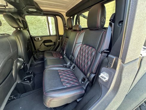 Used 2022 Jeep Gladiator Sport AWD/4WD image 48