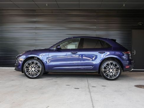 Certified 2026 Porsche Macan AWD/4WD image 2