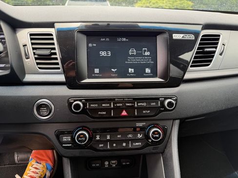 Used 2019 Kia Niro LX FWD image 11